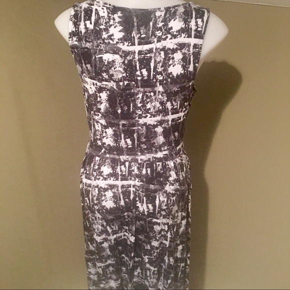 Women’s Blk & White Silky Sleeveless Dress/SZ S - Picture 2 of 4
